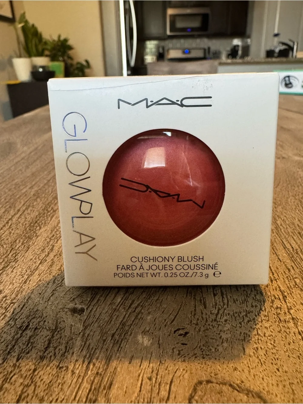 MAC Cosmetics Glowplay Cushiony Blush - Warm Coral Pink